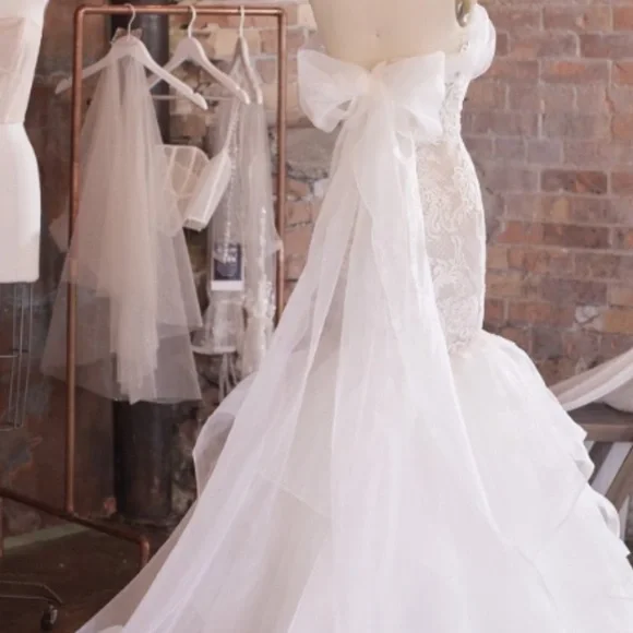 Lunaria Marie Bow - Picture 1 of 4